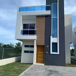 Amplia Casa 2 Minut De Playa-Ac-Wifi-Cafe Gratis ! Holiday home Puerto Plata
